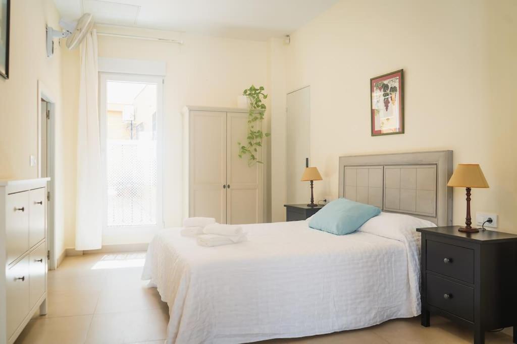 Estudio A Estrenar En Sta Clara Sevilla Exteriör bild