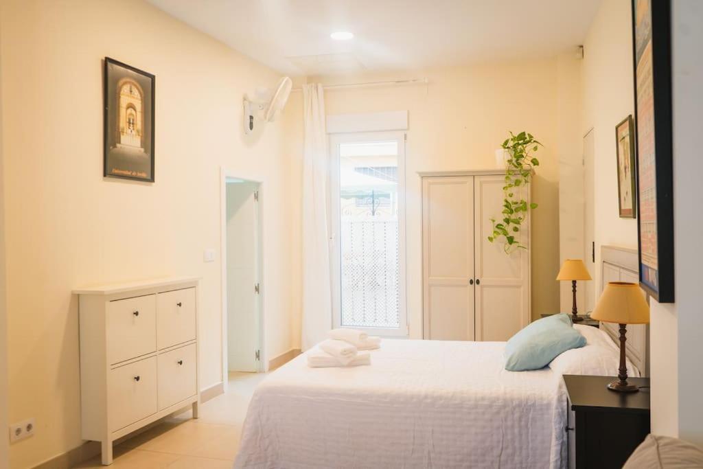 Estudio A Estrenar En Sta Clara Sevilla Exteriör bild